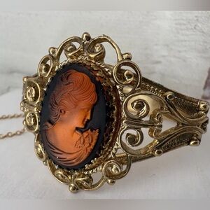 VTG Whiting & Davis Bracelet Gold Tone Amber Brown Intaglio Cameo Jewelry